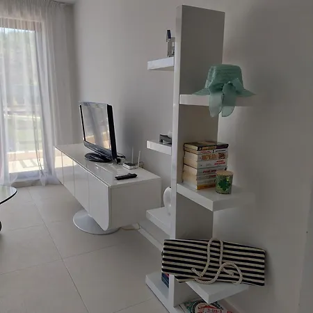 Lillies Sunny Relax Апартамент Созопол